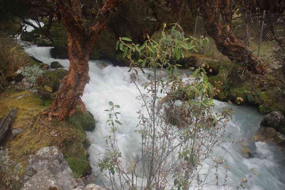 Marche en direction du refuge du Pisco, le 19 août 2024