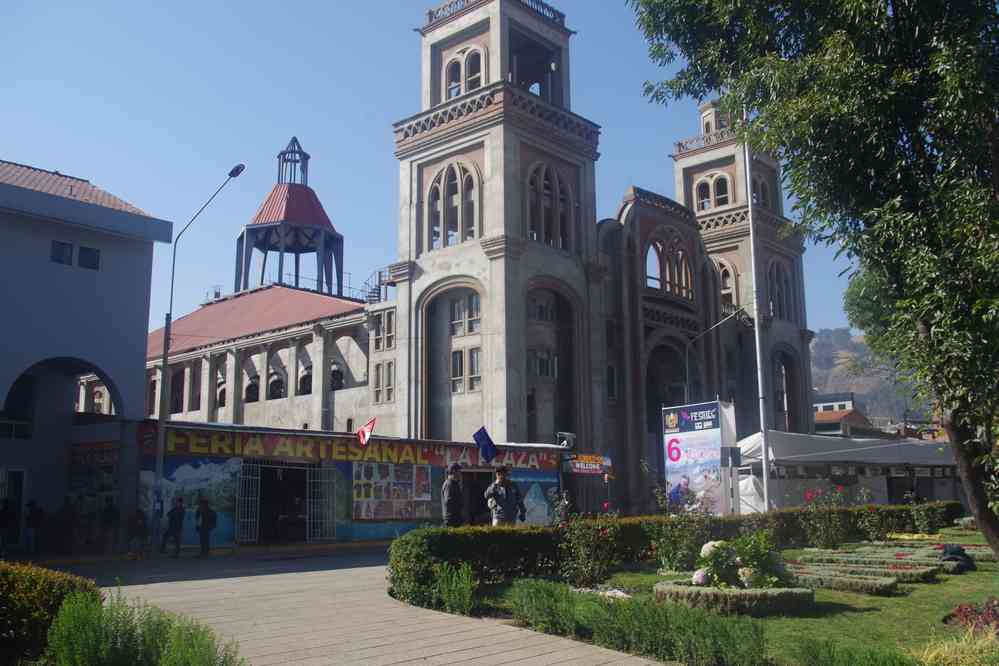 Profitant de la dernière matinée pour aller visiter Huaraz, le 21 août 2024. La cathédrale inachevée (en chantier depuis le séisme de 1970)