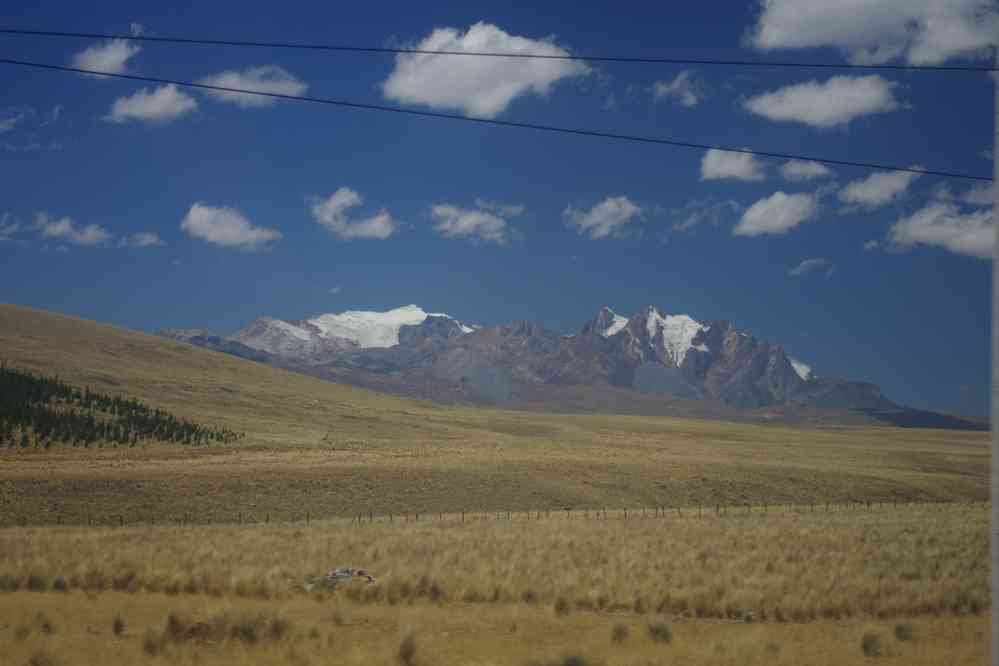 La cordillère Blanche photographiée une dernière fois depuis le bus. Massif du Caullaraju 5682 m, le 21 août 2024