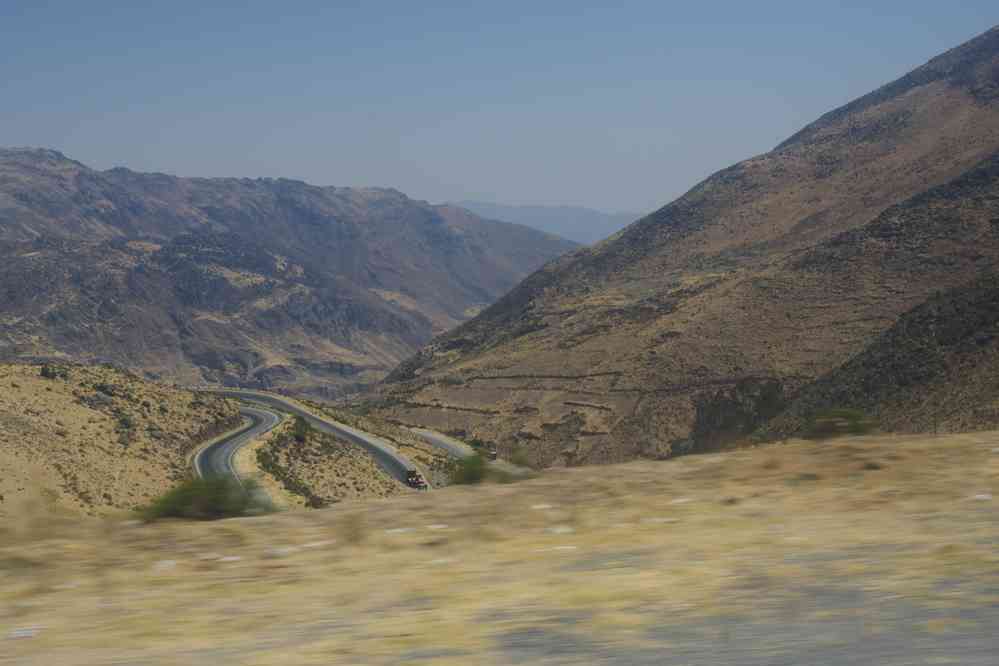 Route entre Huaraz et Lima. Début de descente du col de Conococha, le 21 août 2024