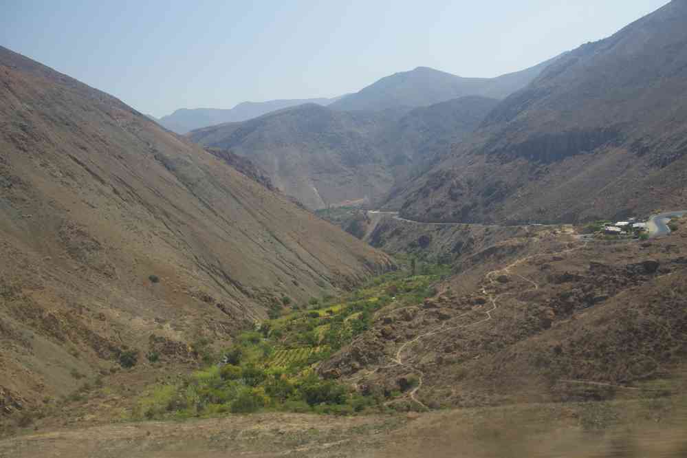 Route entre Huaraz et Lima. Descente du col de Conococha, le 21 août 2024