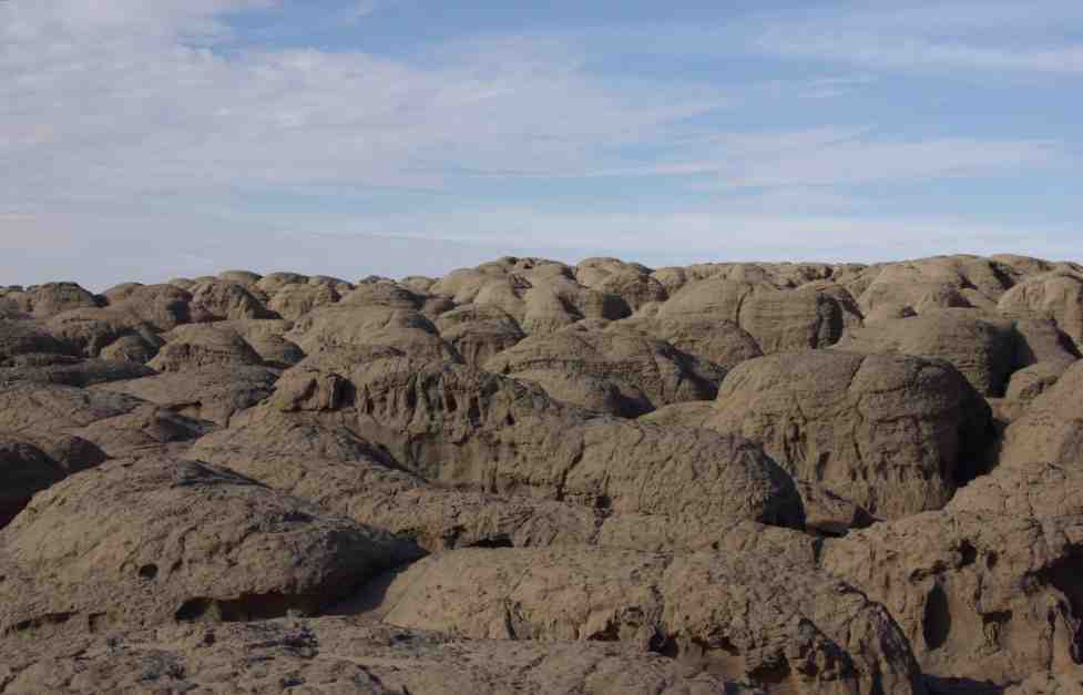 Formations de grès, sur le plateau entre El Ghessour et In Akacheker