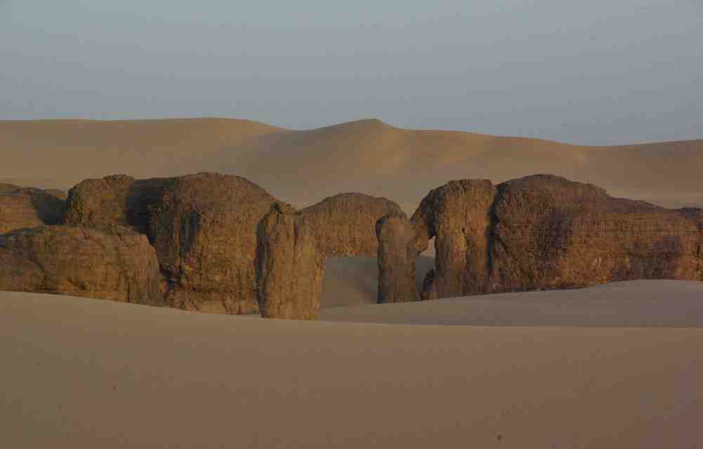 Coucher de soleil sur le camp d’Éguédé Ouagrin (photo en relief)