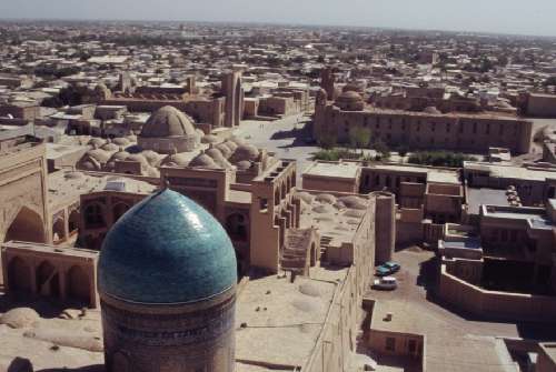 La médersa Mir-i-Arab vue depuis le minaret Kalian, le 24 août 2004