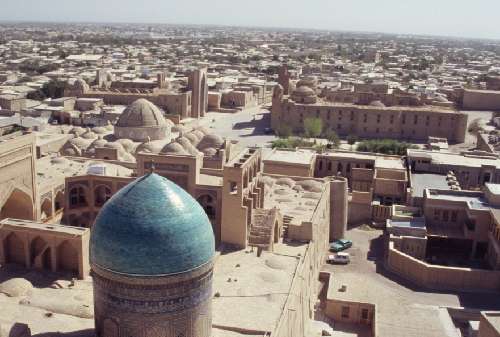 La médersa Mir-i-Arab vue depuis le minaret Kalian, le 24 août 2004