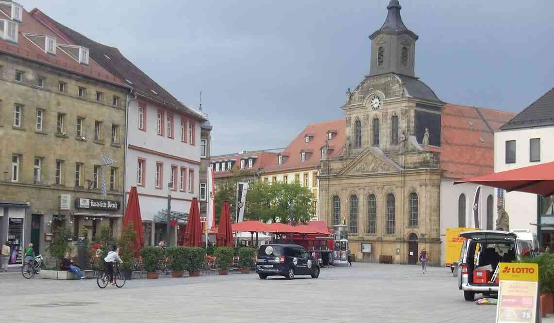Bayreuth, Spitalkirche sur la Maximilianstraße. 15 août 2019