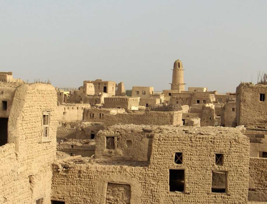 Restes d’un village d’époque ottomane à Dakhla (El Qasr), le 19 avril 2005
