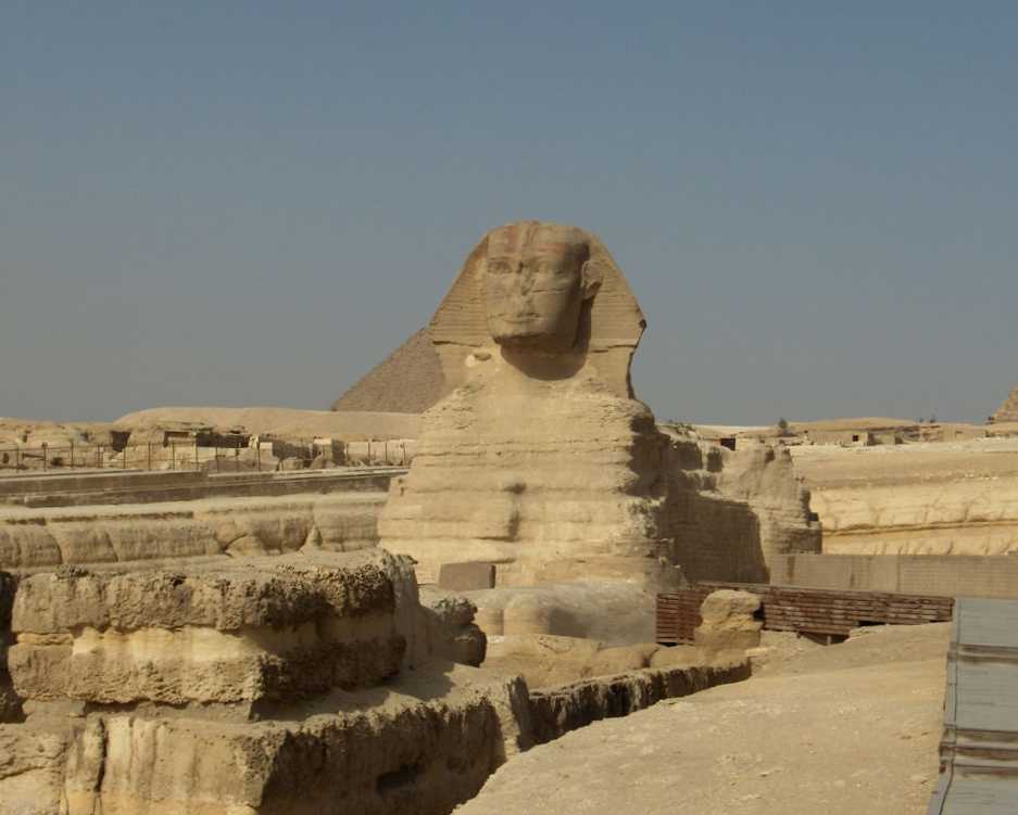 Le sphinx et les pyramides de Mykerinos et Kephren, le 14 avril 2005