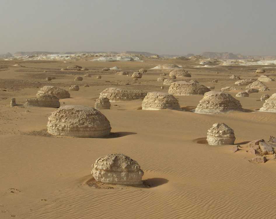 Petits monticules de calcaire, dans l’après-midi du 17 avril 2005