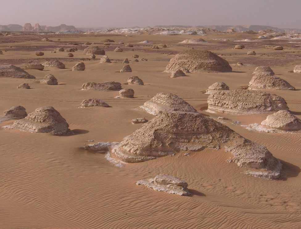 Petits monticules de calcaire, dans l’après-midi du 17 avril 2005