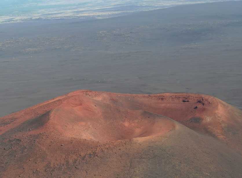 Cône monogénique sur les flans du volcan Tolbatchik, le 16 août 2006