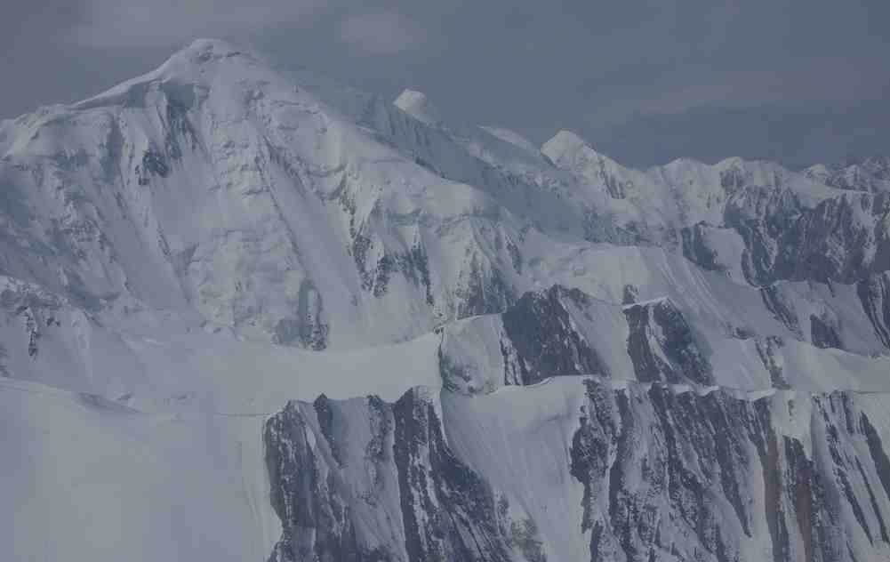 Montagne à 5246 m située à l’ouest du pic Pioneer (5348 m)