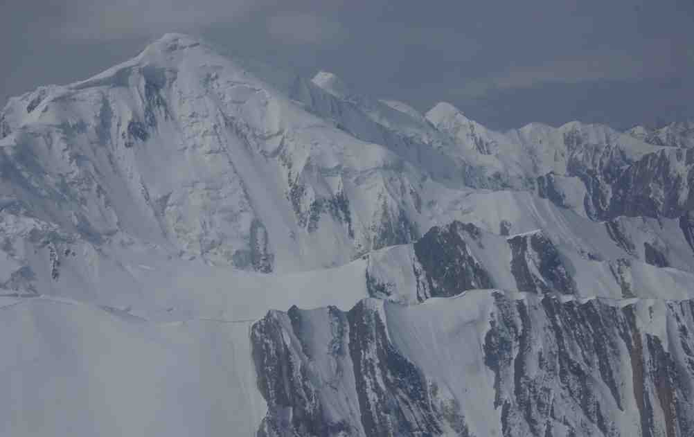 Montagne à 5246 m située à l’ouest du pic Pioneer (5348 m)