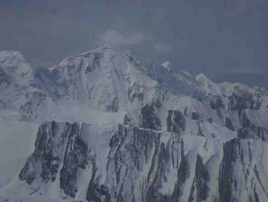 Montagne à 5246 m située à l’ouest du pic Pioneer (5348 m)
