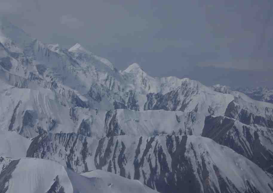 Montagne dominant le glacier Mushketov (Мушкетов)