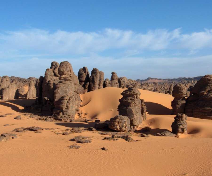 Relief de grès et de sable dans les environs de Tisras, le 6 mars 2006