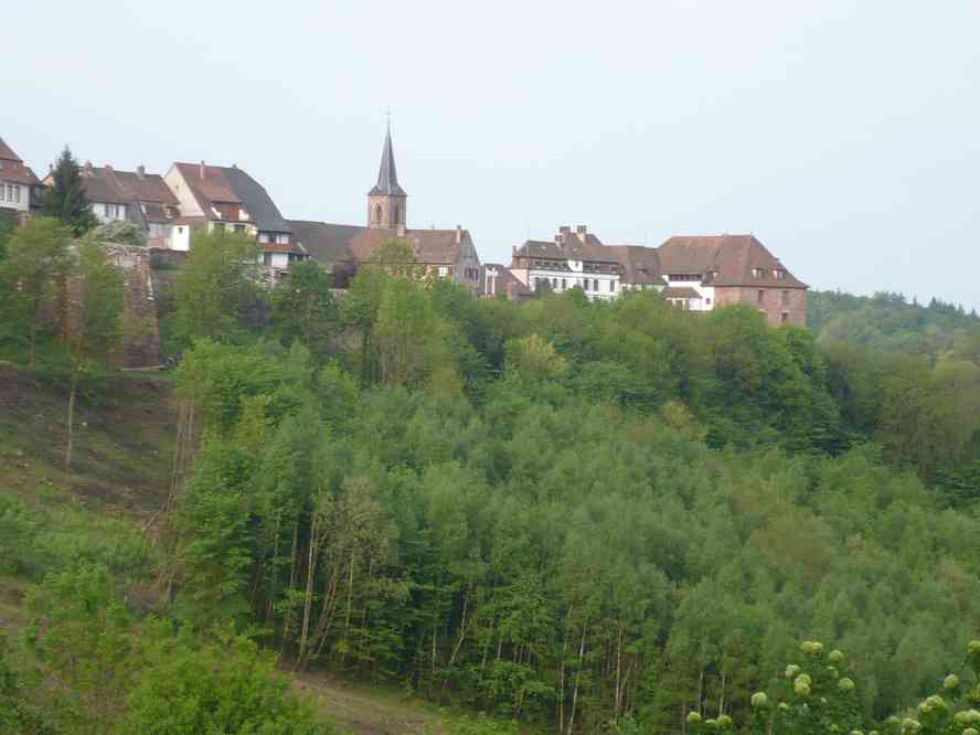 Le village de la Petite-Pierre. Le dimanche 24 avril 2011