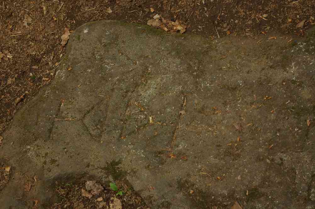Pierre gravée. Le mercredi 8 mai 2013