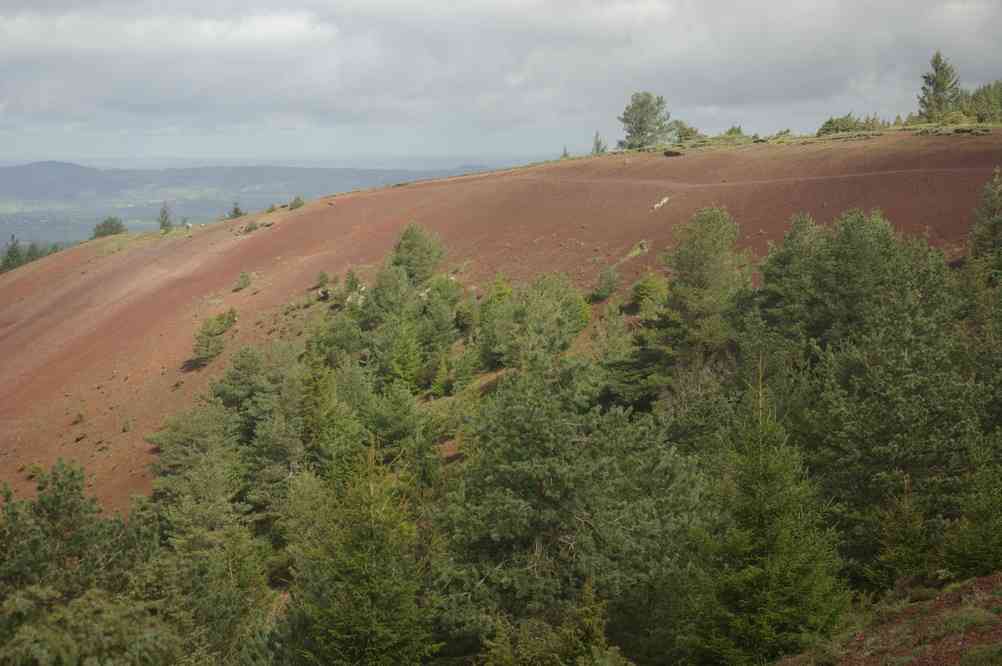 Au sommet du puy de Lassolas. Le vendredi 10 mai 2013
