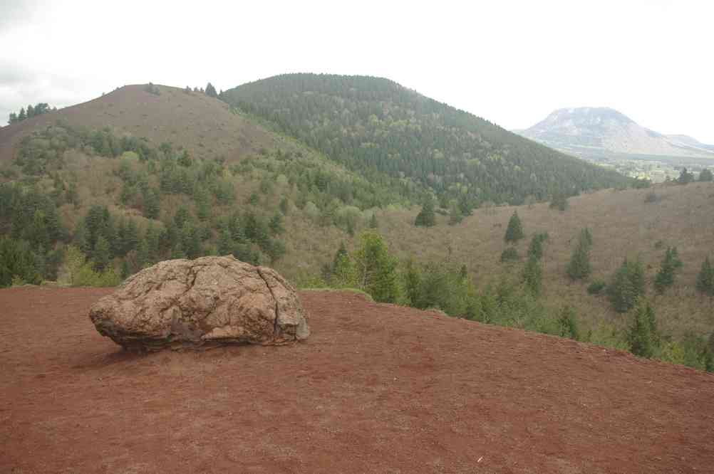 Bombe volcanique (puy de la Vache). Le vendredi 10 mai 2013
