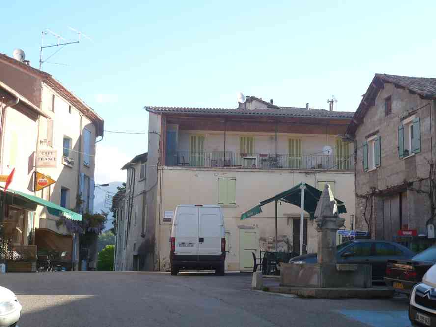 Allez on a quand même le temps de prendre un verre. Le samedi 15 mai 2010