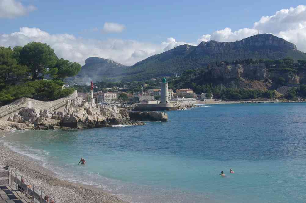 Cassis (plage du Bestouan). Le samedi 5 octobre 2013