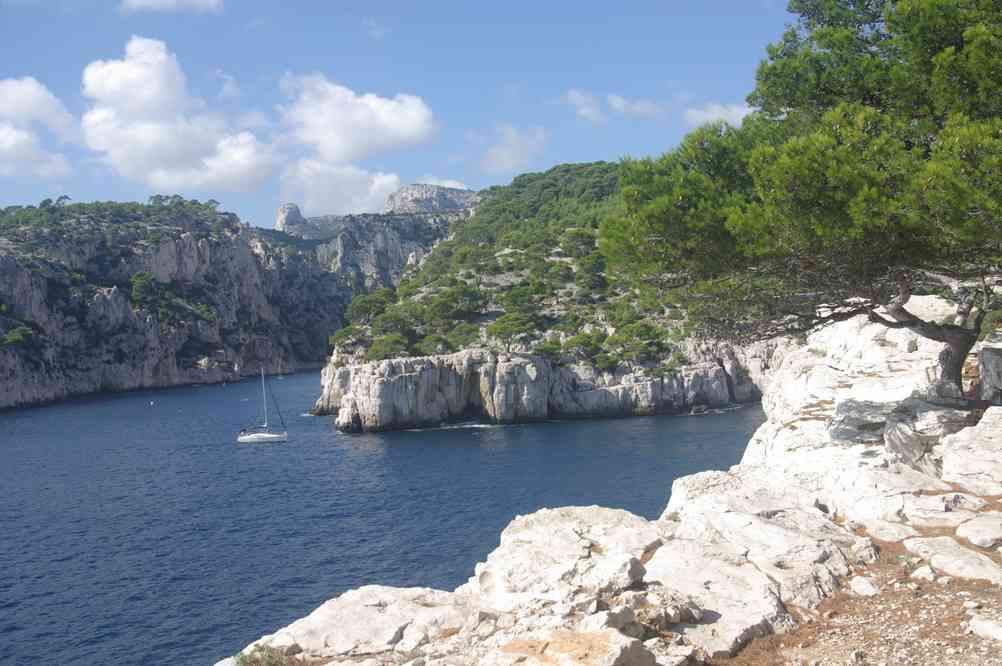 L’entrée des calanques d’En-Vau et de Port-Pin. Le samedi 5 octobre 2013