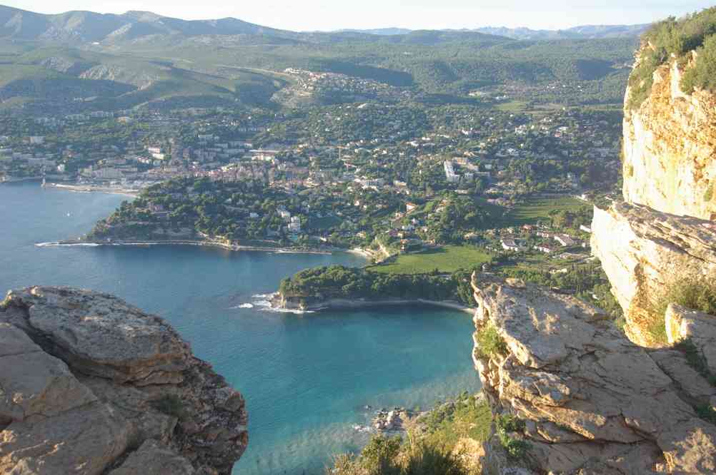 Cassis vue du belvédère des Calanques (cap Canaille). Le samedi 5 octobre 2013