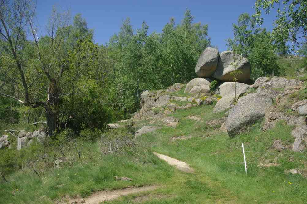 Blocs de granit. Le dimanche 1ᵉʳ juin 2014