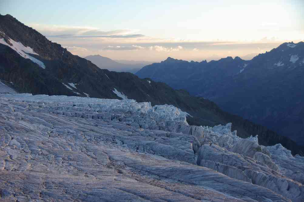 Les séracs du glacier du Tour au crépuscule, du refuge Albert Ier. Le lundi 9 août 2010