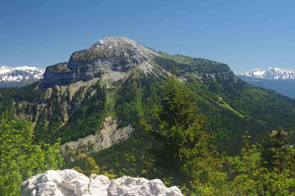Chamechaude en face. Le vendredi 30 mai 2025