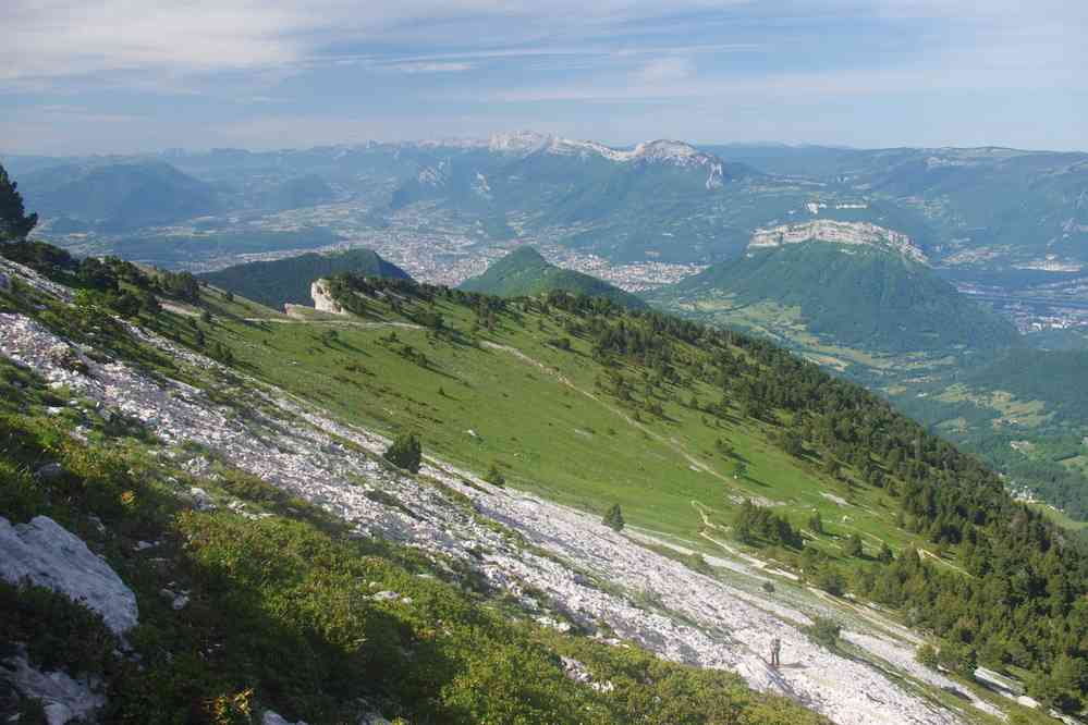 Montée vers Chamechaude. Arrivée sur la crête. Le samedi 31 mai 2025