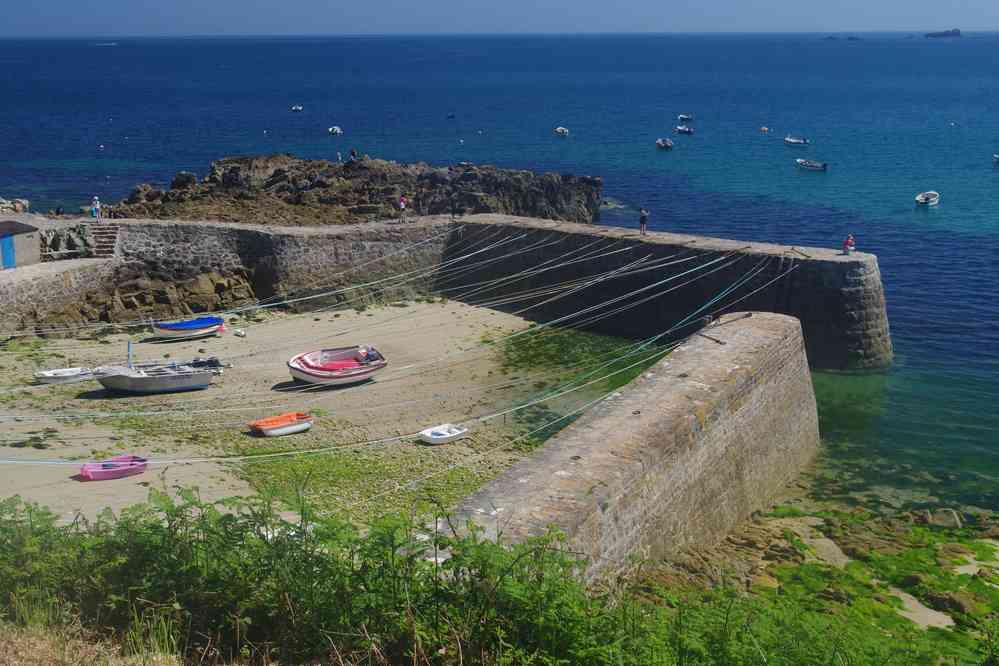Le port Racine (rien à voir avec le dramaturge), catalogué plus petit port de France. Le samedi 1ᵉʳ juin 2019