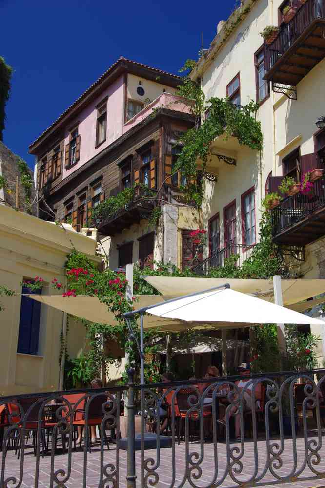 Maisons pittoresques à la Canée (Χανιά). Le mardi 12 août 2014