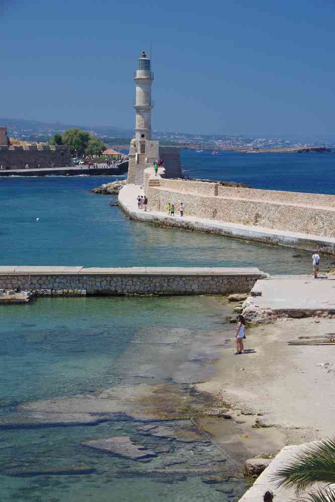 La Canée (Χανιά), vue en direction du phare. Le mardi 12 août 2014