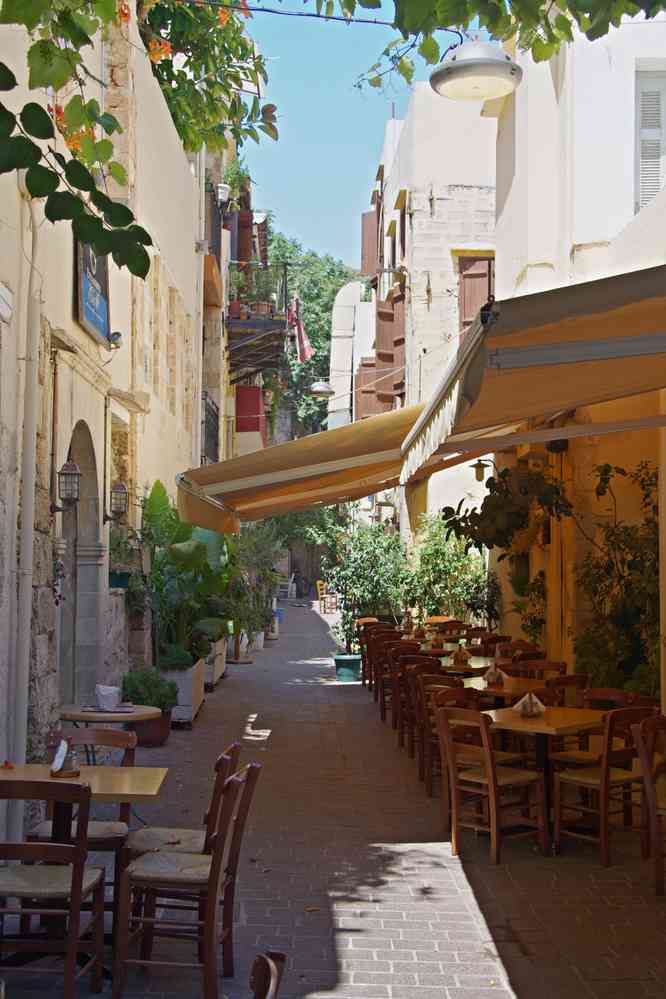 La Canée (Χανιά), ruelle près de la synagogue. Le mardi 12 août 2014
