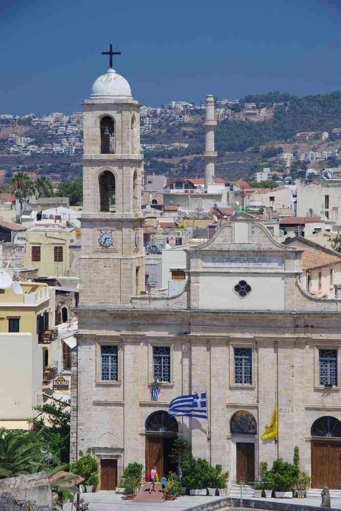La Canée (Χανιά), sur la butte derrière la synagogue. Le mardi 12 août 2014