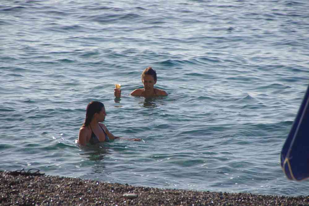 Petit café dans l’eau de mer. Le dimanche 17 août 2014
