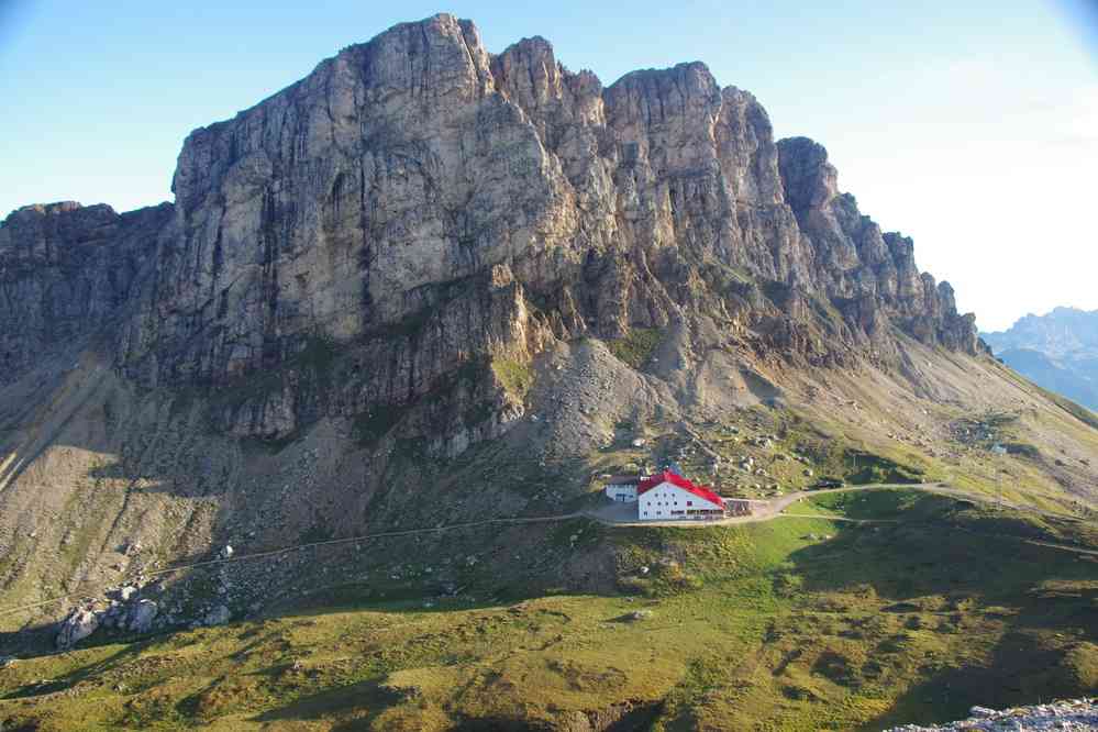 Le refuge rajoute une touche de couleurs. Le vendredi 4 septembre 2015