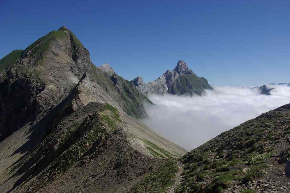 La mer de nuages va-t-elle déborder ? Le dimanche 18 juillet 2010