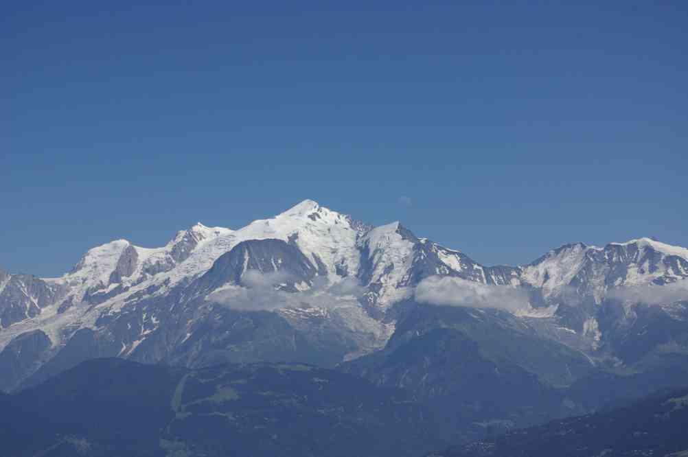 Regardez bien, on voit la lune ! Le dimanche 18 juillet 2010