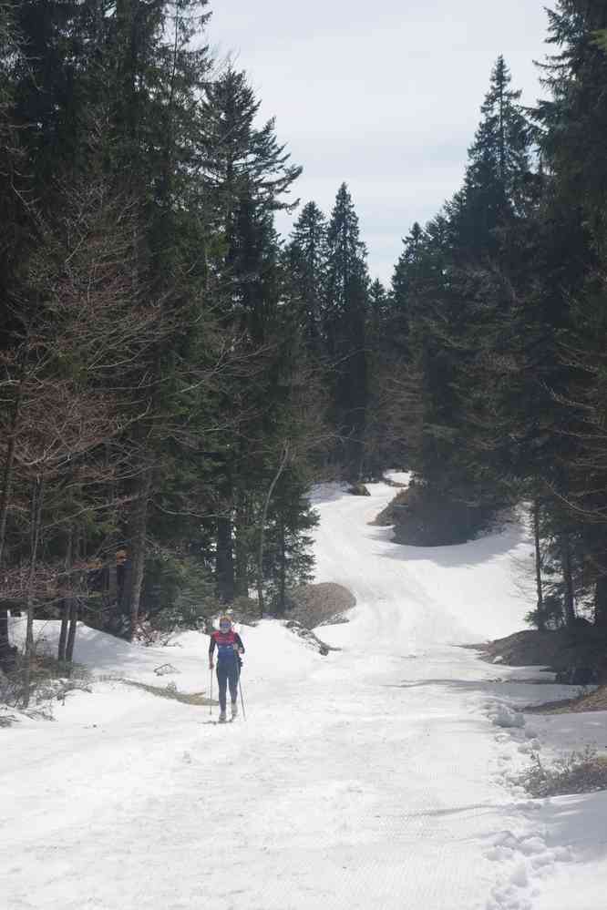 Euh... Non là c’est vraiment une skieuse du fond. Et elle n’est pas du CAF. Le mardi 7 mai 2019