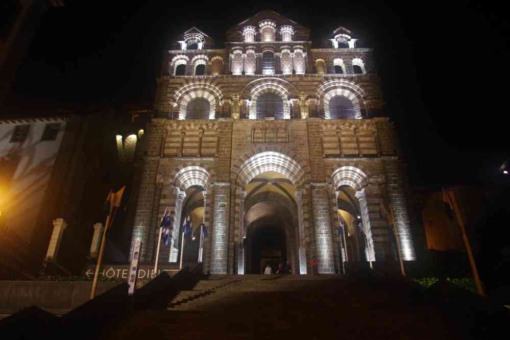 Cathédrale Notre-Dame-de-l’Annonciation du Puy-en-Velay. Le jeudi 24 mars 2016