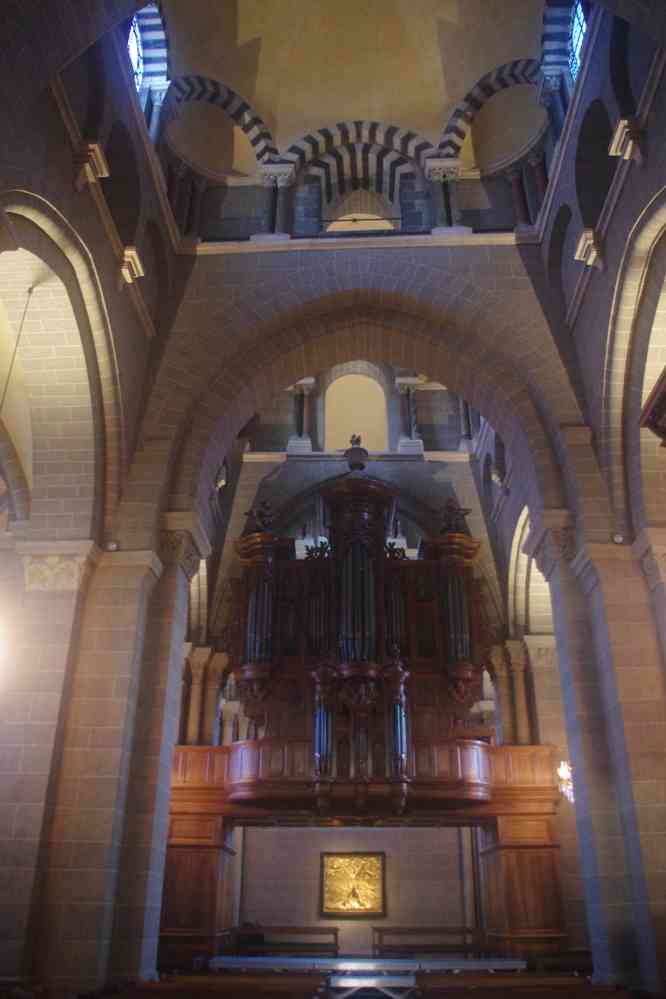 7h30 du matin, la cathédrale déserte entre deux messes. Le samedi 26 mars 2016