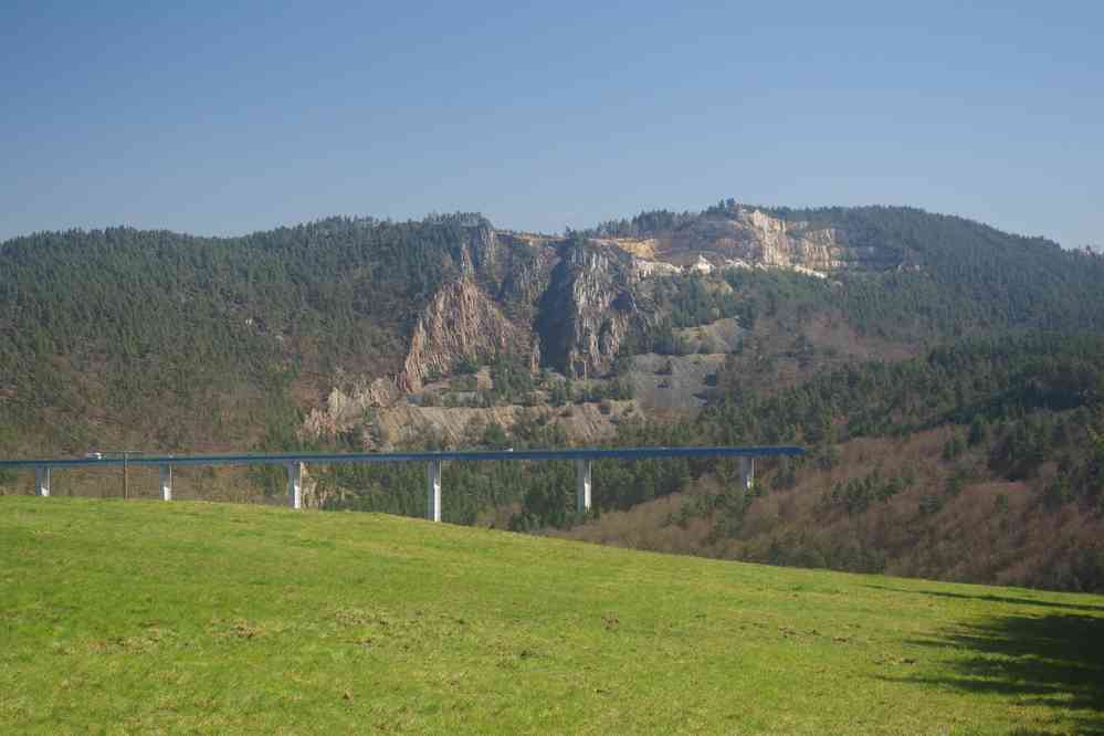 Le viaduc autoroutier sur la Loire. Le samedi 26 mars 2016