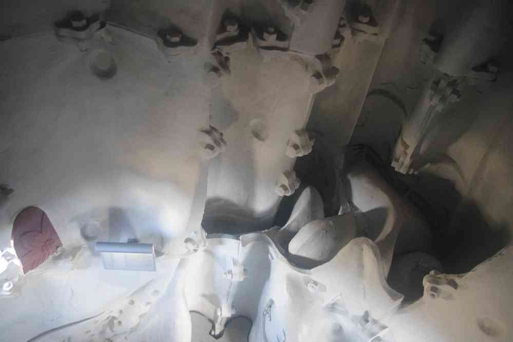 Toujours dans la statue. Le dimanche 27 mars 2016