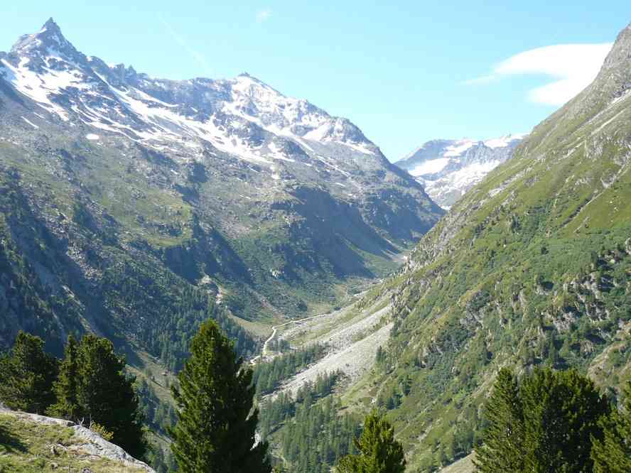 Vue vers le vallon d’Ambin. Le dimanche 12 juillet 2009
