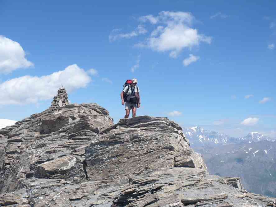 Y’en a qui marchent d’un pas assuré ! (signal du petit Mont-Cenis). Le lundi 13 juillet 2009
