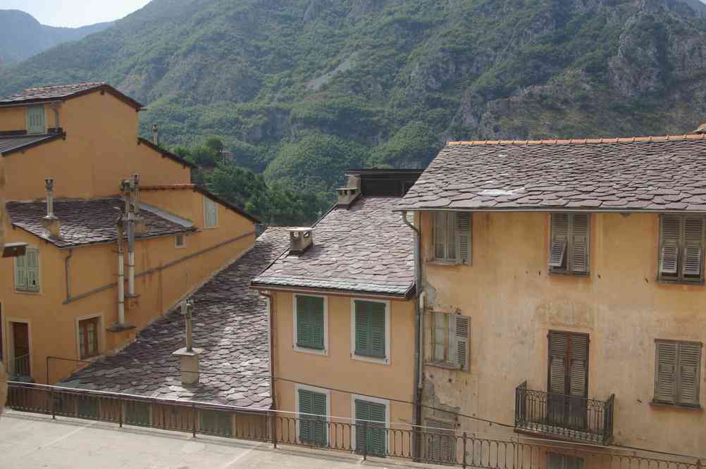 Saorge, près de l’église Saint-Sauveur. Le samedi 28 juillet 2012