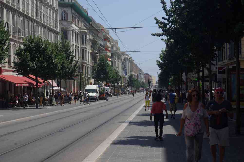 Nice (avenue Jean Médecin). Le mardi 31 juillet 2012